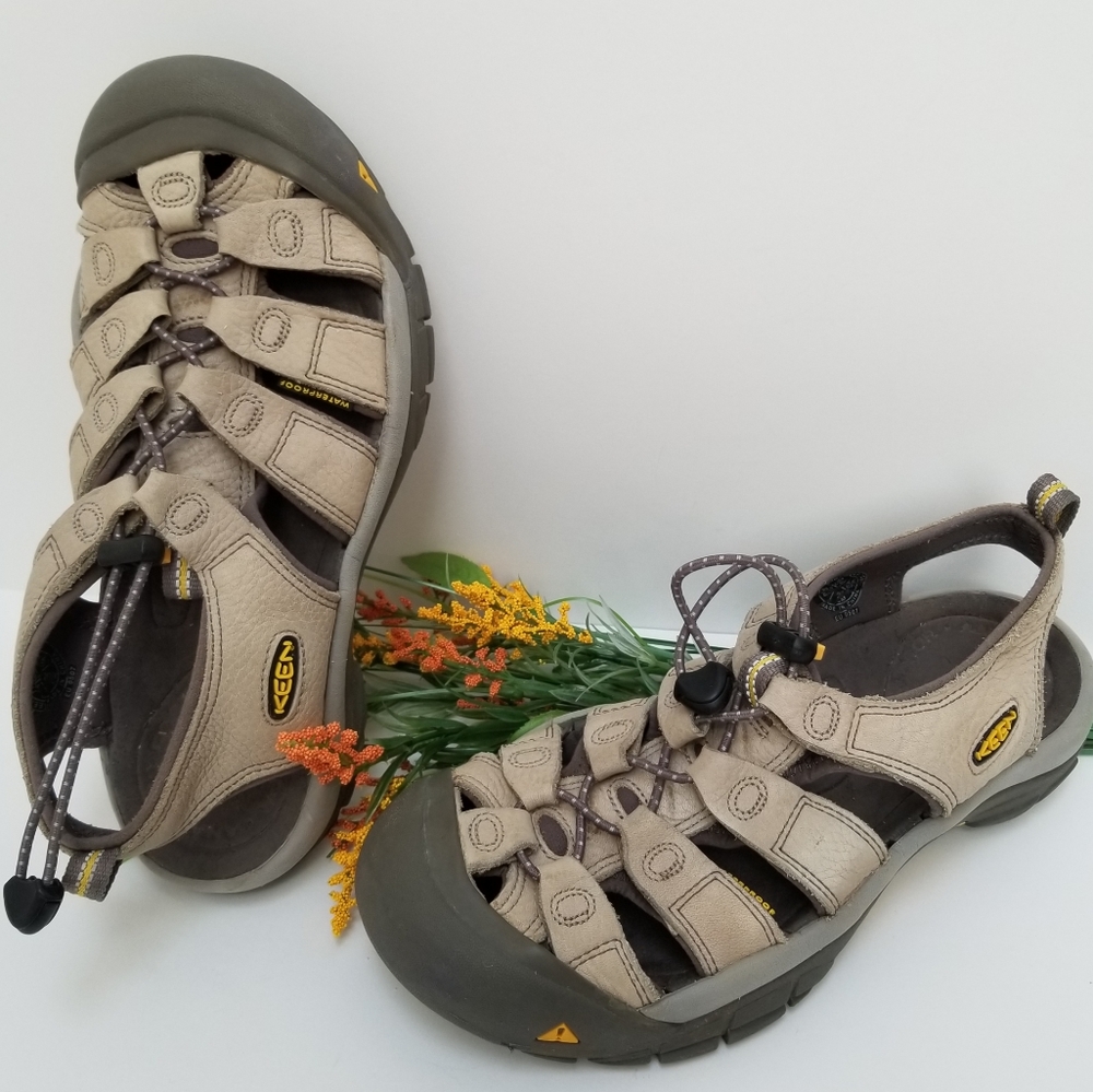 KEEN Newport Tan Gray Waterproof Sport Sandals 9